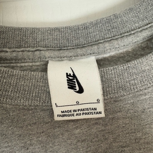 Nike Men's Classic Gray Crewneck Sweater - Picture 2 of 3